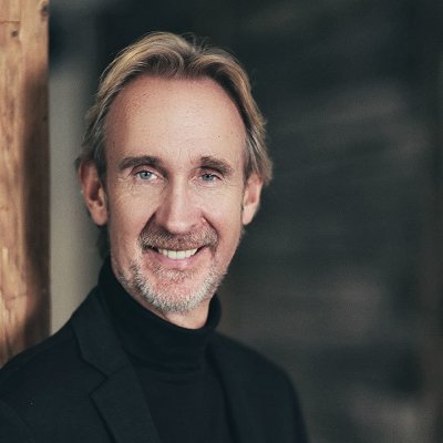 Unofficial fansite for all things Mike Rutherford, Genesis and Mike + The Mechanics. Icon/header photos by Patrick Balls.