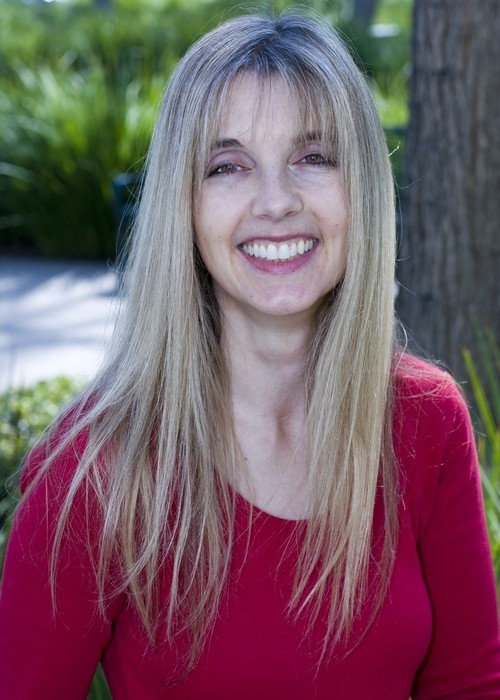 Cyclist, author, fan of mysteries and thrillers. It's a twisted world we live in…