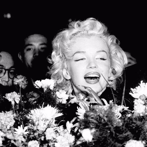 Moromoroiu's profile picture. ''Chciałbym móc kochać siebie.''