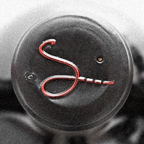 Creators of Napa Valley Cab, Pinot Noir & Chardonnay. Our other passion is baseball. Follow responsibly +21 yrs. #redstitchwine