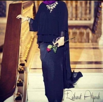 لاتحزن عندما تقسو
عليك الحياة فهي لم تقسو عليك ...
ولكن هناك درساً لم تتعلمه بعد ....