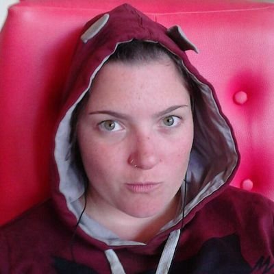 Filme, Serien und Comics konsumieren ist mein Hobby (am liebsten auf der Couch)
Redakteurin bei @Hertz879, #TeleStammtisch und @literaturcouch