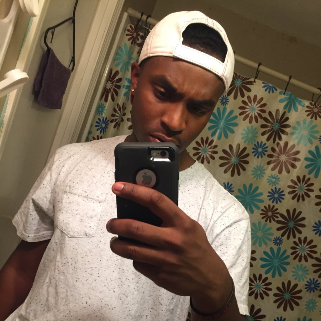 wavy_dior817's profile picture. 