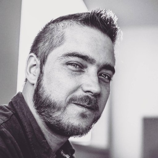 Passionné de technologies et du web -- lead developer @ https://t.co/lQAss2Gd8V