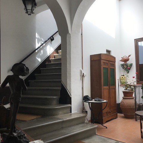 Beautifully appointed guest house in the centre of the historic medieval hill town of Todi, just a five-minute stroll from the Piazza. #todi #umbria