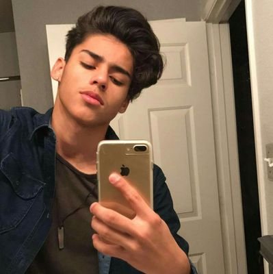 wesleyrppg's profile picture. j'gère ta copine jui un joli garcon.