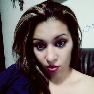 Inundada en letras, ojalá todo pudiera ser poesía...