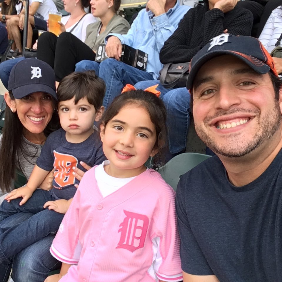 jrosenzweig7's profile picture. Lucky husband to Sharon. Proud father of Emma, Daniel and Biscuit. Loyal fan of all things Detroit and the University of Meeeeeechigan.
