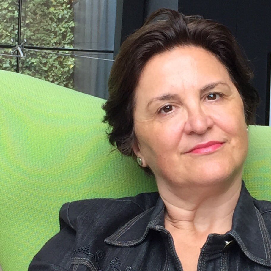Profesora de Literatura Española en @UCM, #INTELE, Coordinadora #CLARIAH_CM, #HumanidadesDigitales @MnemosineP Directora del grupo @loepUCM @mujermodernaUCM