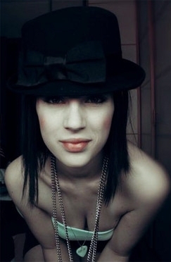 _fabitch's profile picture. 