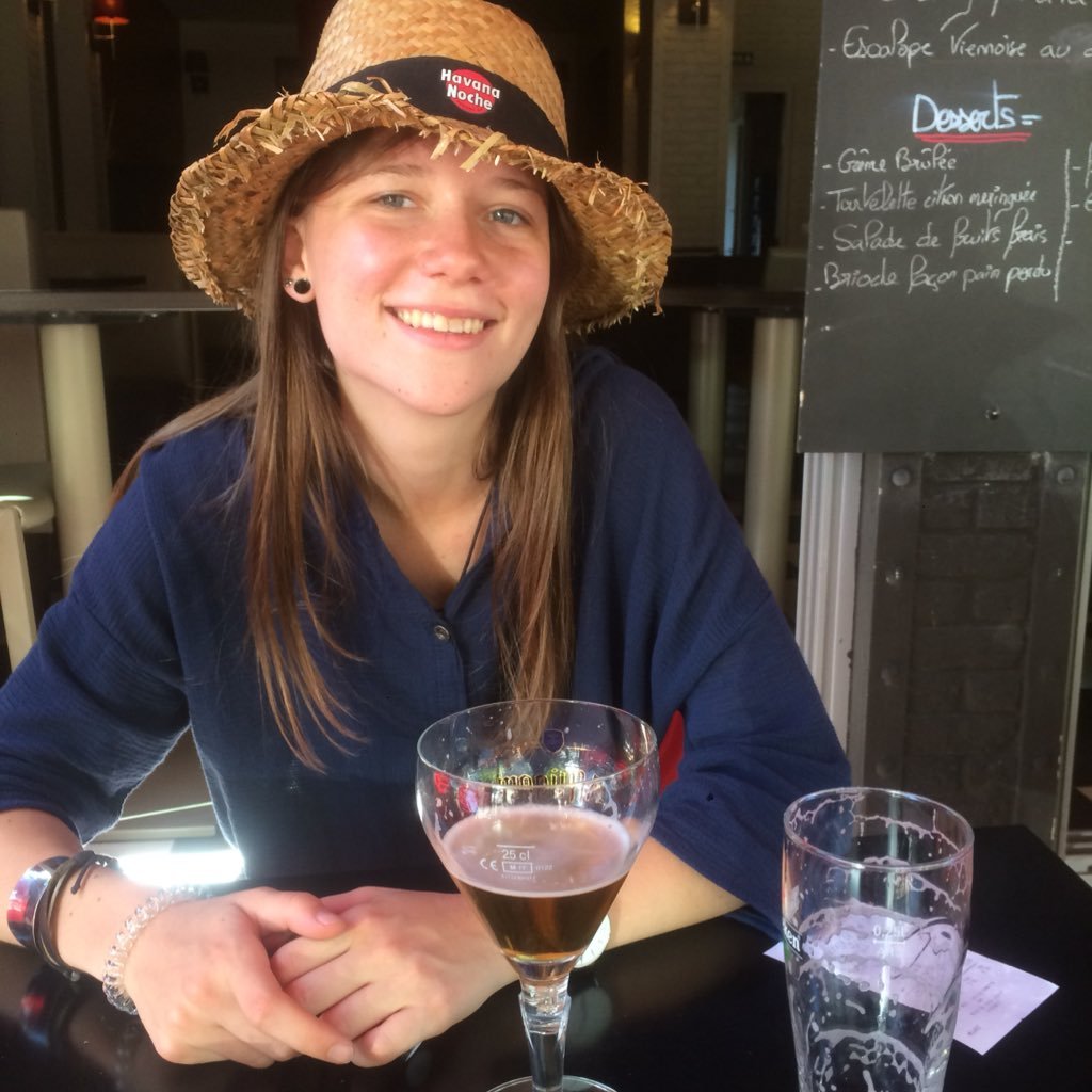 chloelegentil14's profile picture. insta/snap : chloe_lgl