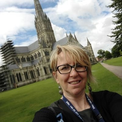 tina_innocenti's profile picture. 