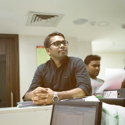 Mohamma04989032's profile picture. आग और बारिश साथ-साथ नहीं होती।