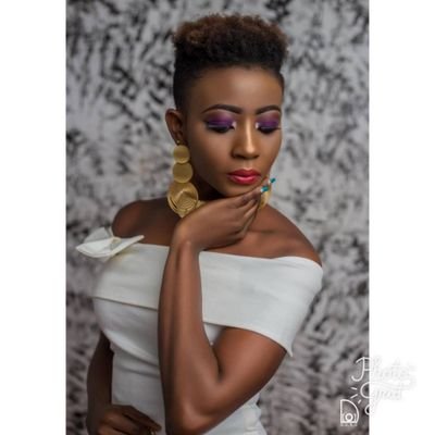 Make up artist💄
life of a model got passion for that
#commercial model
#runway model
#photo model
#judiththemakeupartiste
#mamahogbe👑👑