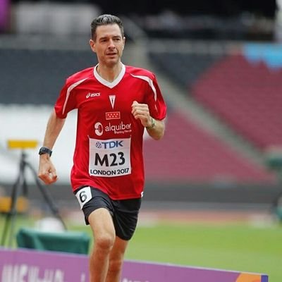 Corredor. Periodista especializado en atletismo. Guionista de la película Fiz. Puro Maratón. Autor del libro Método Abel Antón.