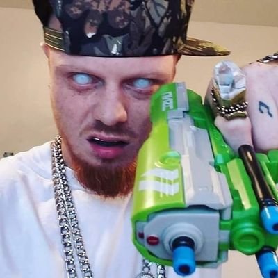 Producer, DJ, Rapper, nature lovin yogathug ninja, country city boy, meditating one with tha world ass mutha fucka
New Orleans/San Diego/LA