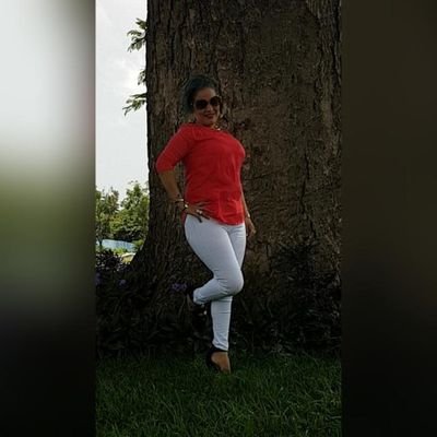 AlvaraJuly's profile picture. 