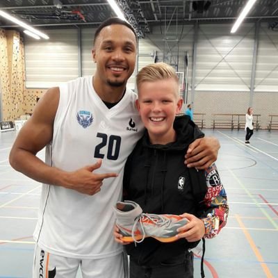 wobbie2004's profile picture.