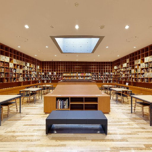 姫路城の西、男山のふもとに立つ姫路文学館公式アカウントです。 特別展「創刊50周年記念 花とゆめ展 in 姫路」は、9月15日(月曜日・祝日)まで開催中!どうぞお見逃しなく♪