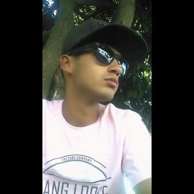 vamos fazer a #Uniãodotwitterseguiqueeutesigo ou vice versa, meu facebook https://t.co/yYfDzVkoM3 Sou colorado de coração!!!!!
