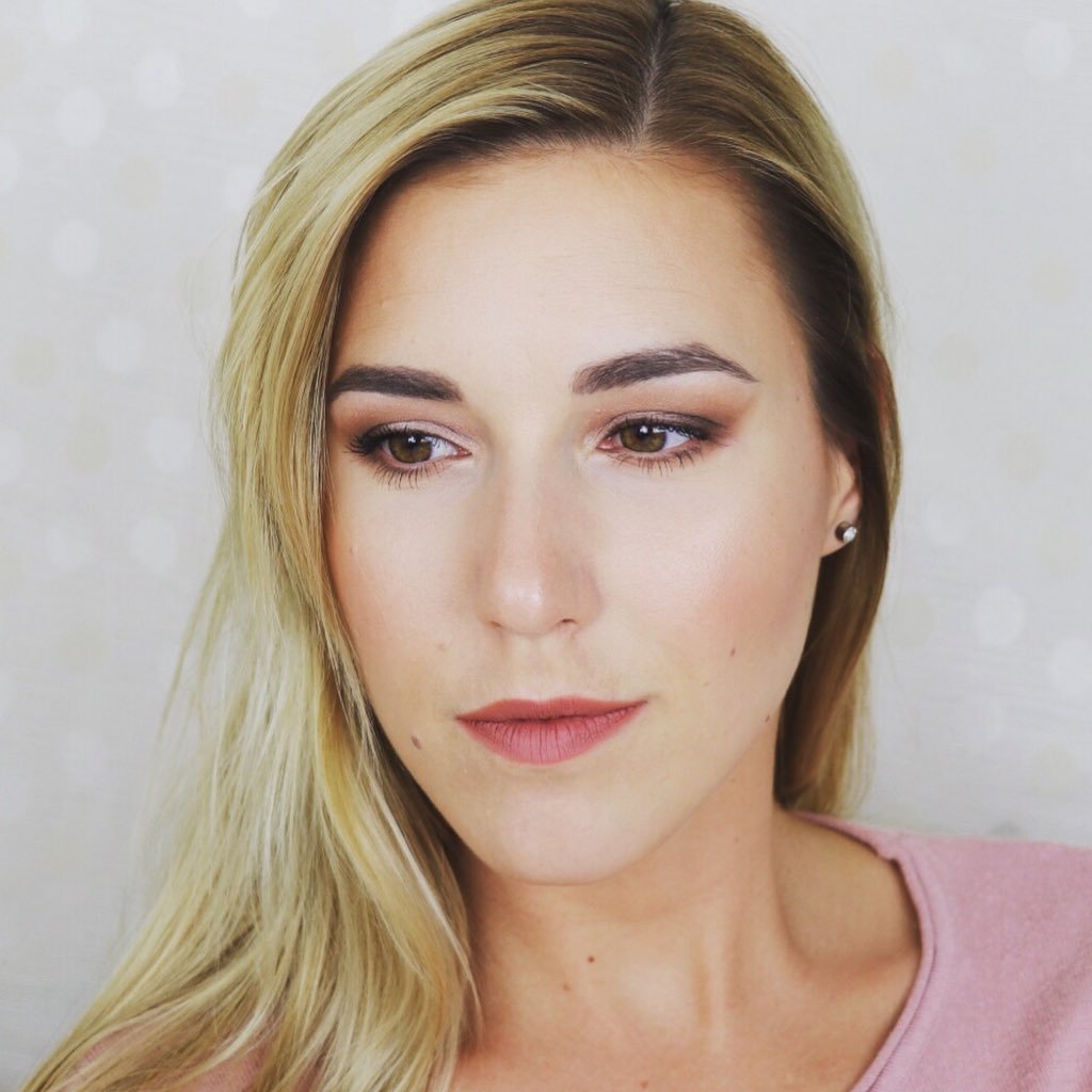 ❤️ makeup ❤️ skincare ❤️ workout ❤️ healthy food 🎞 YouTube: https://t.co/dnPEdExPfZ 📷 Instagram: https://t.co/uBzHNyOlFo