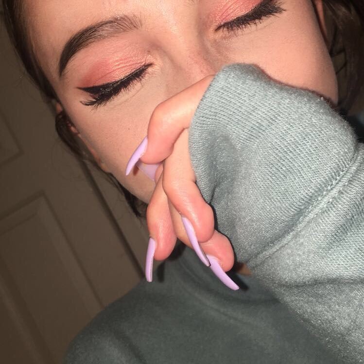 Bloopblopple's profile picture. I snort fiery cheeto dust on fridays