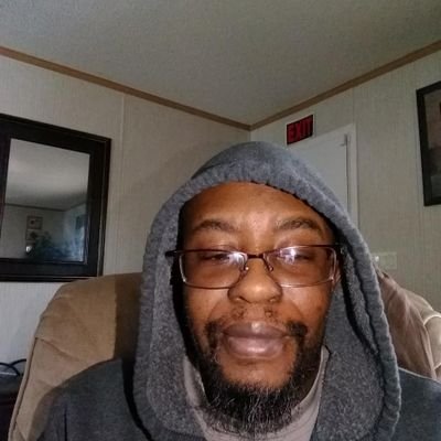 AaronNe70975854's profile picture. Positive