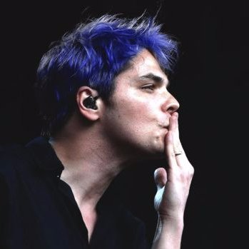 ❝ Pretentious art fag taking over the town. ❞