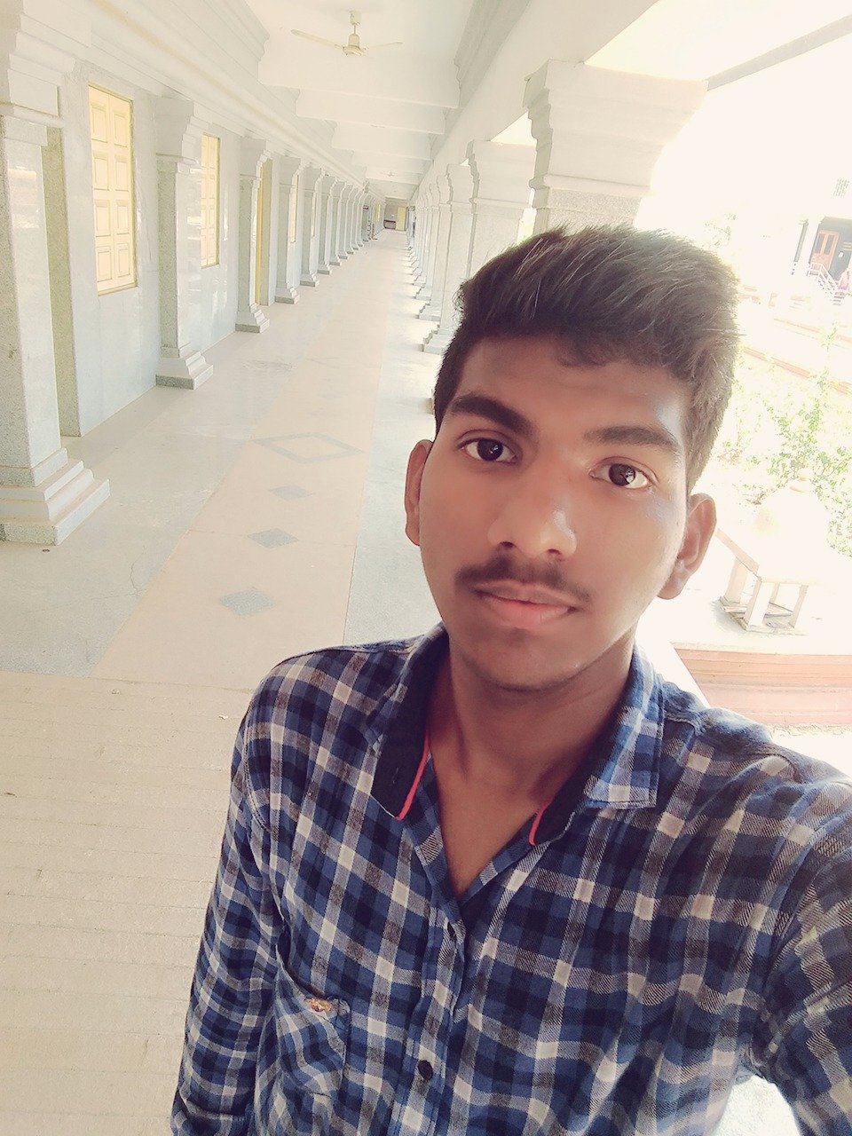 vignesh25508123's profile picture. Raj★
🔹✌Vignesh rane ✌🔹®ⓐⓙ
😃Coolperson 😎
📱IT student 💻
🎁🎉🎊Bday party 🎂18 Aug💐💐🎂🎂
👦Facebook 👉 vignesh rane 👈
🐅Proud to be a Marathi 🚩