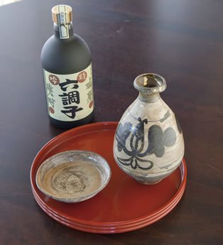 六調子酒造公式アカウント。球磨焼酎・ヴィンテージ焼酎の蔵。平均12年の熟成期間を経て出荷しています。
・六調子
・とろしかや