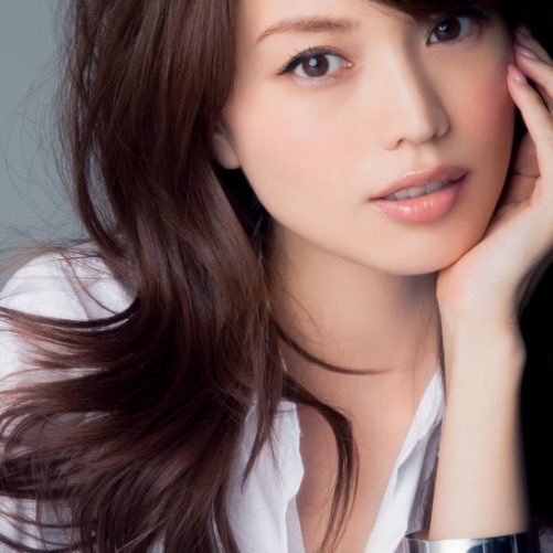 素人オナペ、ファッションモデル、白人美人、異人種交尾(白人女×異人種男)とかがエサです。二次もいけます。日本人or白人ファッションモデルで抜いてる方、DMで妄想など…