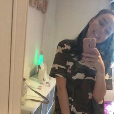 TashaSpends's profile picture. 🦄