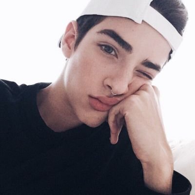 ei, você.. quer ganhar seguidores só FAV/RT tweets diariamente rápido e fácil? ✨ nos siga ✨ ps: seja um amorzinho e siga de volta ✨ tb ative as notificações 💜