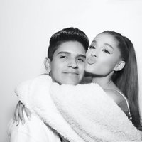ɹoʇɔǝɥ (@ilysmarigrande) 's Twitter Profile