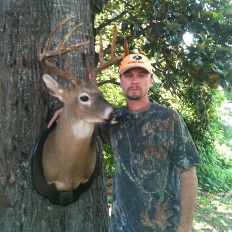 Simple country boy, love to hunt& fish .Also enjoy hiking with my wife .i have 2 kids .I am a BIG ALABAMA FOOTBALL FAN.