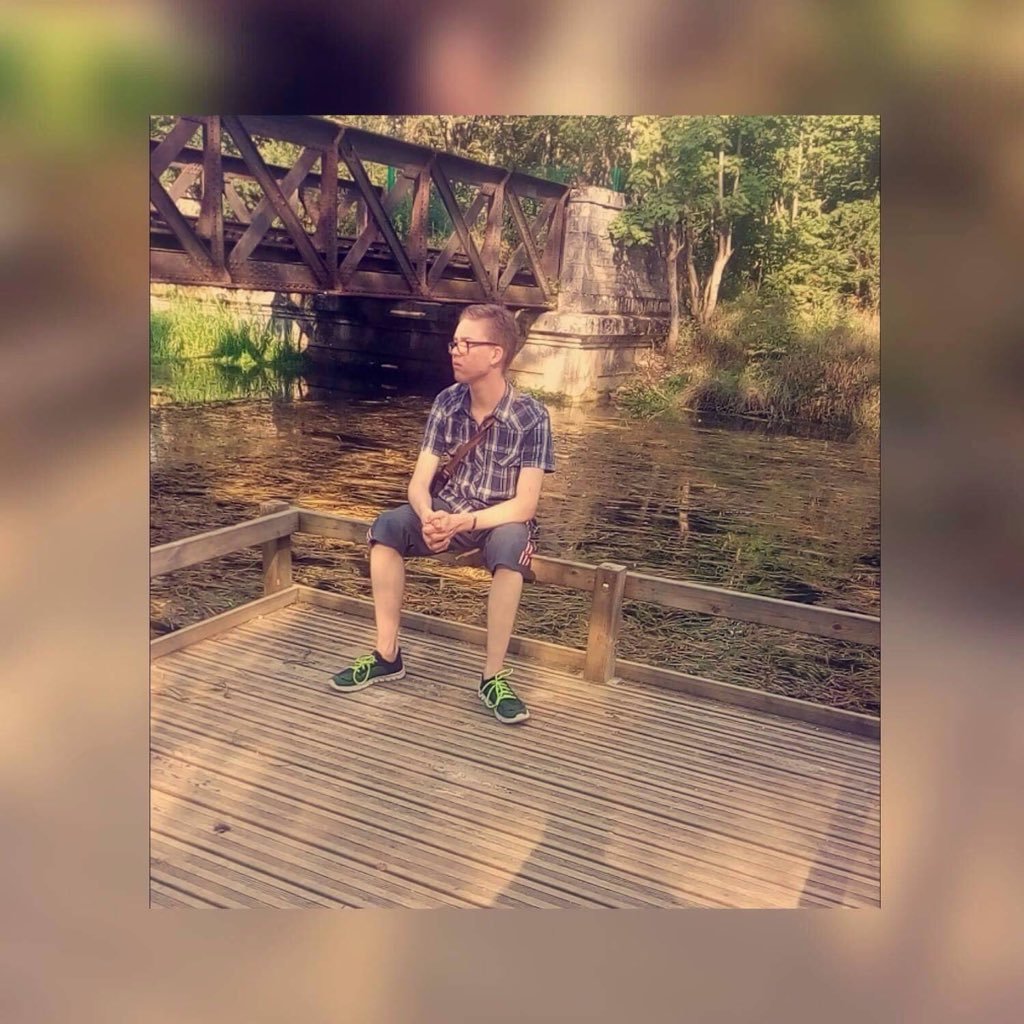 Célibataire 💔 17 ans ❤ Suivez-Moi 😎