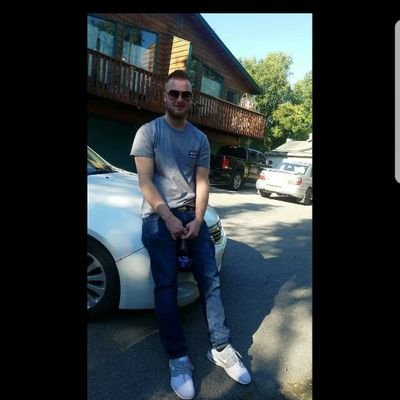 Mothafkindustin's profile picture. 