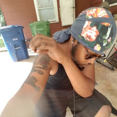 monoplytraits's profile picture. 💸💯💯💯👌♉