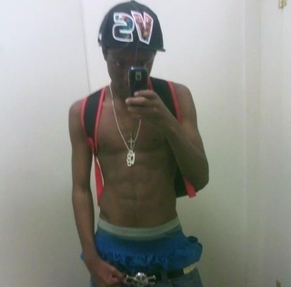 trell2young's profile picture. iAm that guy Trell.The 17yr old comedian on Twitter.Lil duval should pay me to write his jokes.iShow love to my supporters.iEat tweet's & shit on timelines.