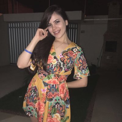 larissaalcosta's profile picture. 