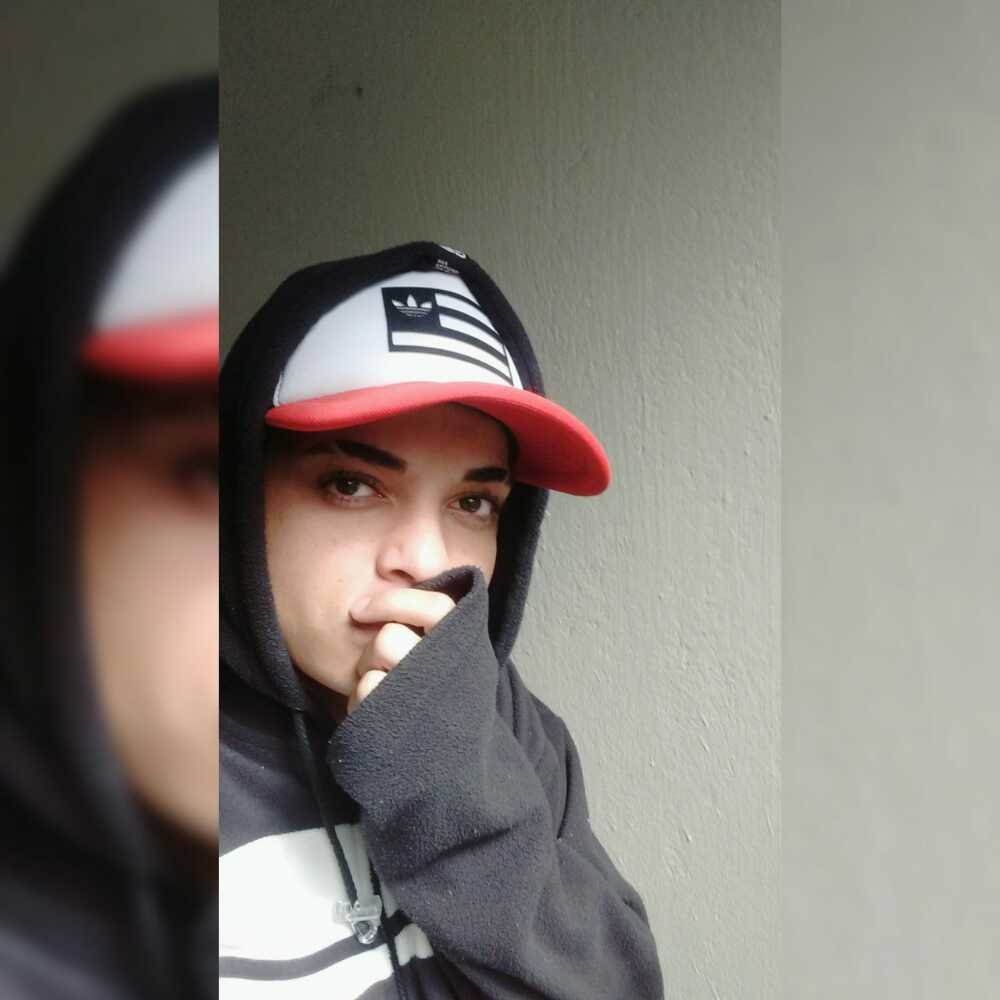 natantoliver's profile picture. ❣