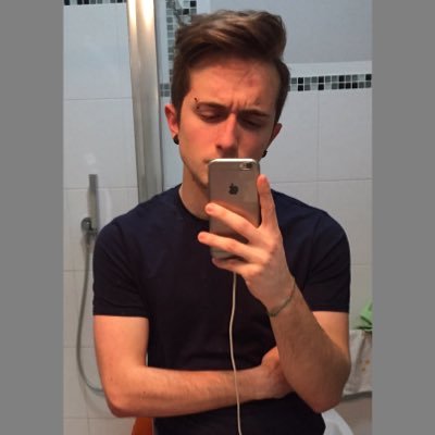 streba_'s profile picture. Cars and tech lover 🚗💻 University of Padua 📚