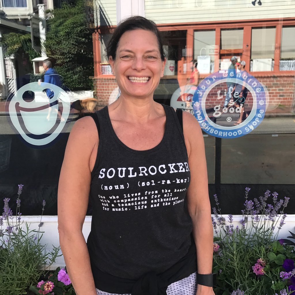 zinnelhermosa15's profile picture. happy