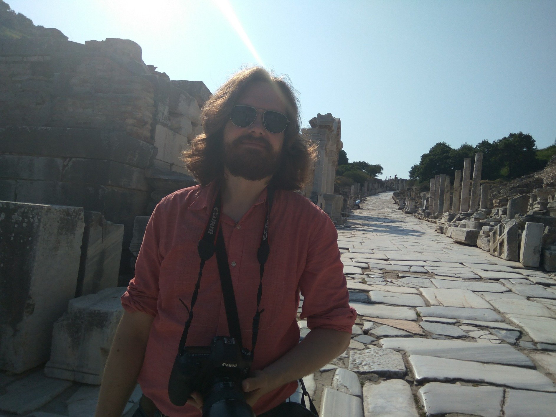 v_youguanxi's profile picture. 