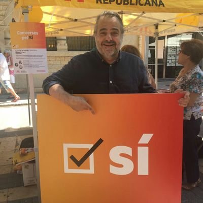 Casat amb l'Anna Maria. Pare d'en Marc, l'Anna i la Cristina.Persona, Educador, Músic. ERC. En permanent estat de determinació republicana!