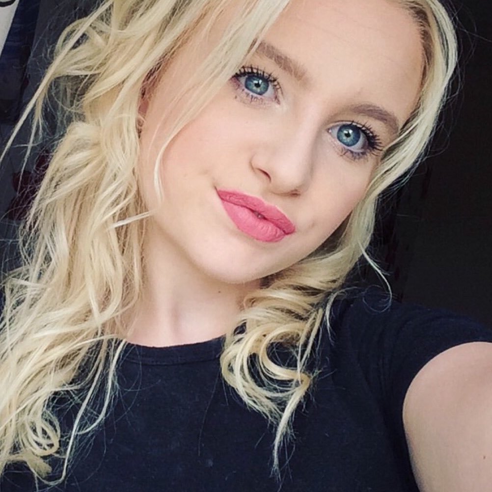 ambezz123's profile picture. 18 // musical theatre