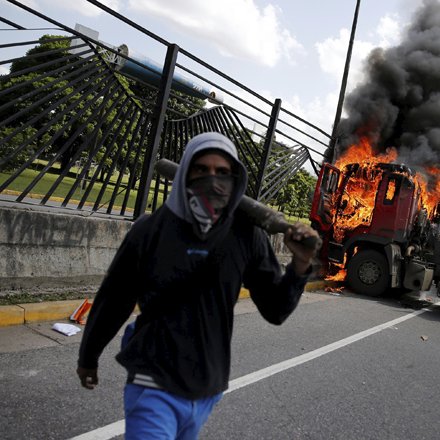 Soy el que se enfrenta a las tanquetas, defiendo a mi pueblo venezolano