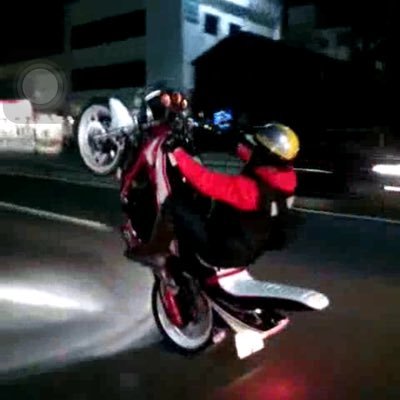 オキナワのマルコメです。 かなり控え目になりましたが、 未だにバイクは乗り続けています。 琉球ゴールデンキングスはチーム立ち上げ2年目からずっと応援しており観戦を楽しんでいます。