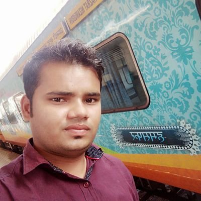 VivekPa88681561's profile picture. प्रेमी-प्रेमिका के जोक्स
नेता की पत्नीः आपकी हार का मुख्य कारण क्या रहा?
नेताः मै शिकार हो गया था..
पत्नीः किस चीज का?
नेताः सही मतगणना का.