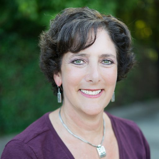 leslye_schiff's profile picture. 